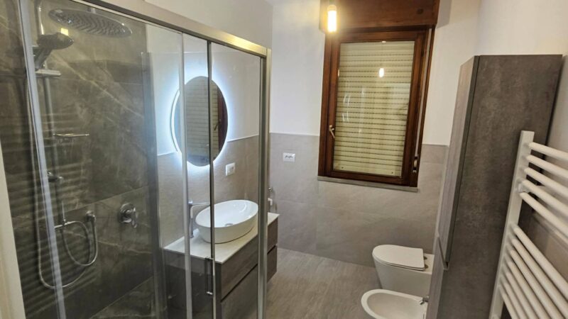rifacimento bagno con box doccia
